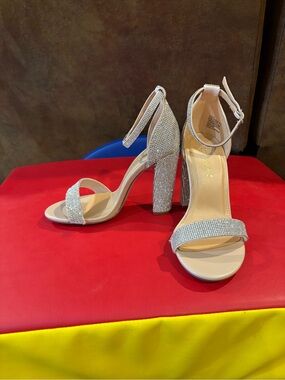 Shoe Dazzle Nude Rhinestone Block Heel Sandals with Ankle Strap